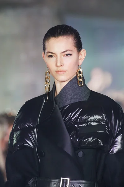 Look 77